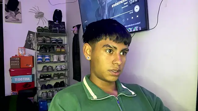 Snapshot of _Billowy_ chatting on 15, 11, 2025 Billowy online show from 15, 11, 2025