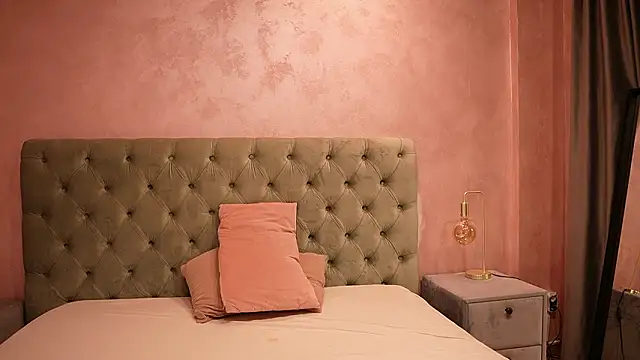 LucyWilow online show from 6, 2, 2026