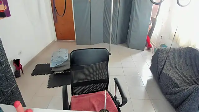 Snapshot of jessiburningheels chatting on 1, 2, 2025 jessiburningheels online show from 1, 2, 2025