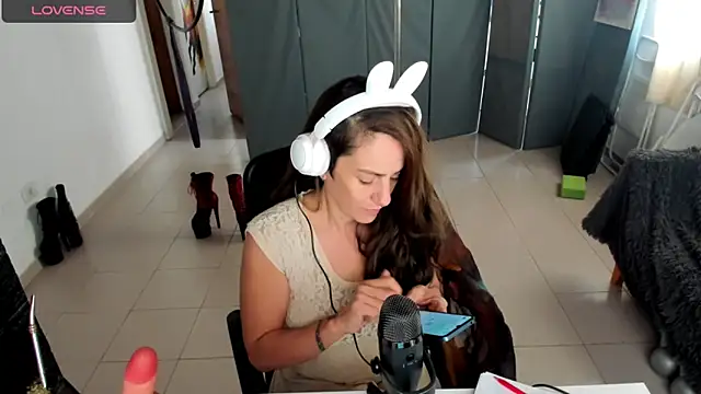 Snapshot of jessiburningheels chatting on 18, 2, 2025 jessiburningheels online show from 18, 2, 2025