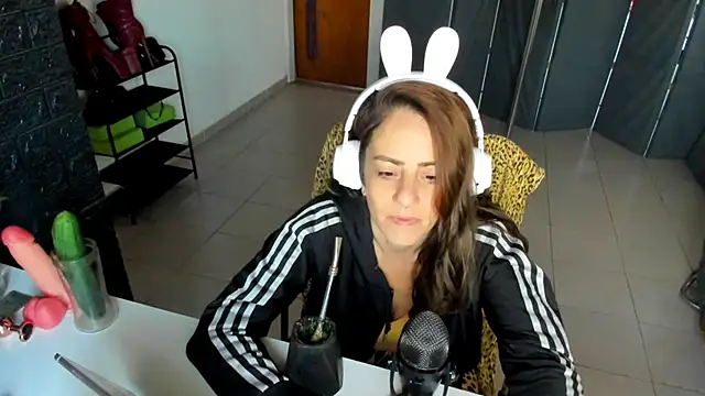 Snapshot of jessiburningheels chatting on 26, 2, 2025 jessiburningheels online show from 26, 2, 2025