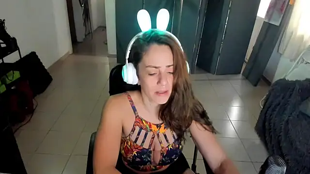 Snapshot of jessiburningheels chatting on 28, 2, 2025 jessiburningheels online show from 28, 2, 2025