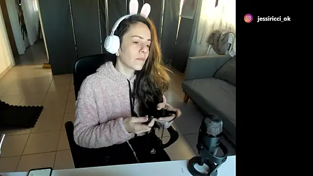 Snapshot of jessiburningheels chatting on 12, 3, 2025 jessiburningheels online show from 12, 3, 2025