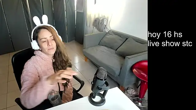 Snapshot of jessiburningheels chatting on 12, 3, 2025 jessiburningheels online show from 12, 3, 2025