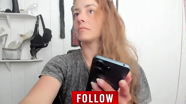 Snapshot of jessiburningheels chatting on 16, 10, 2025 jessiburningheels online show from 16, 10, 2025