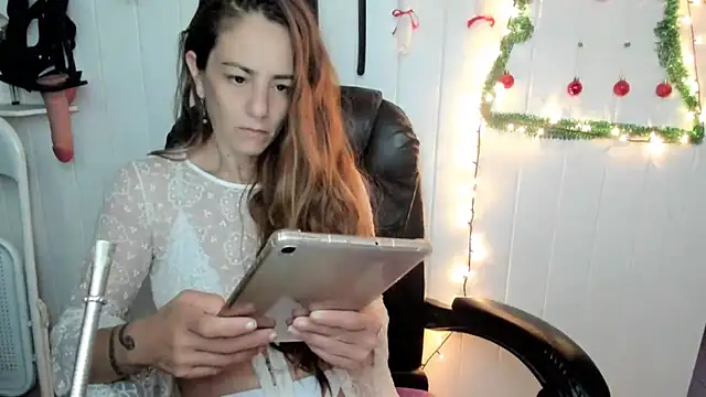 Snapshot of jessiburningheels chatting on 14, 12, 2025 jessiburningheels online show from 14, 12, 2025