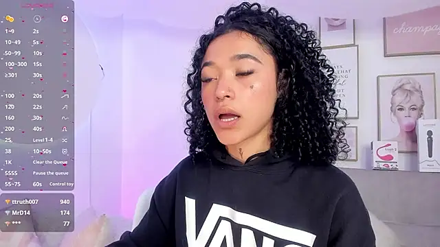 Snapshot of Crystal_Dluna chatting on 14, 1, 2025 Crystal Dluna online show from 14, 1, 2025