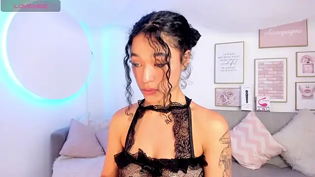 Snapshot of Crystal_Dluna chatting on 1, 2, 2025 Crystal Dluna online show from 1, 2, 2025