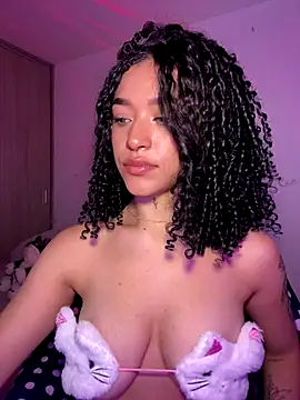 Snapshot of Crystal_Dluna chatting on 18, 9, 2025 Crystal Dluna online show from 18, 9, 2025