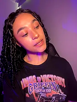 Snapshot of Crystal_Dluna chatting on 23, 9, 2025 Crystal Dluna online show from 23, 9, 2025