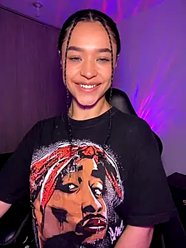 Snapshot of Crystal_Dluna chatting on 13, 10, 2025 Crystal Dluna online show from 13, 10, 2025