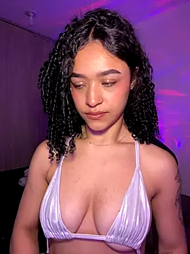 Snapshot of Crystal_Dluna chatting on 20, 10, 2025 Crystal Dluna online show from 20, 10, 2025