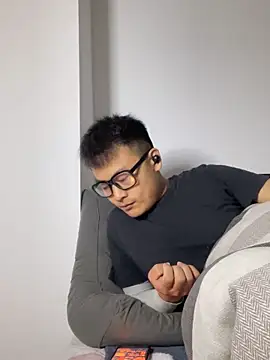 Snapshot of lixiaoshuai8 chatting on 8, 3, 2025 lixiaoshuai8 online show from 8, 3, 2025