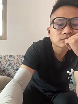 Snapshot of lixiaoshuai8 chatting on 12, 3, 2025 lixiaoshuai8 online show from 12, 3, 2025