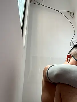 Snapshot of lixiaoshuai8 chatting on 20, 10, 2025 lixiaoshuai8 online show from 20, 10, 2025