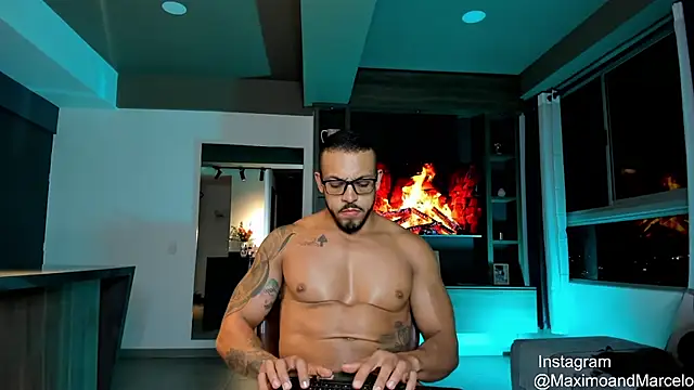 Maximo Marcelo online show from 18, 2, 2025