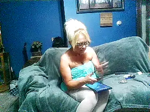 Snapshot of letsgetdirty1981 chatting on 7, 12, 2024 letsgetdirty1981 online show from 7, 12, 2024