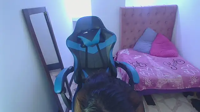 zoe connor19 online show from 9, 3, 2025