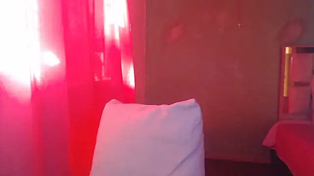 Snapshot of Little_aphrodite chatting on 30, 10, 2025 Little aphrodite online show from 30, 10, 2025