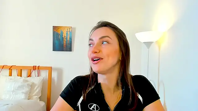 LovelyeeMia online show from 6, 1, 2025