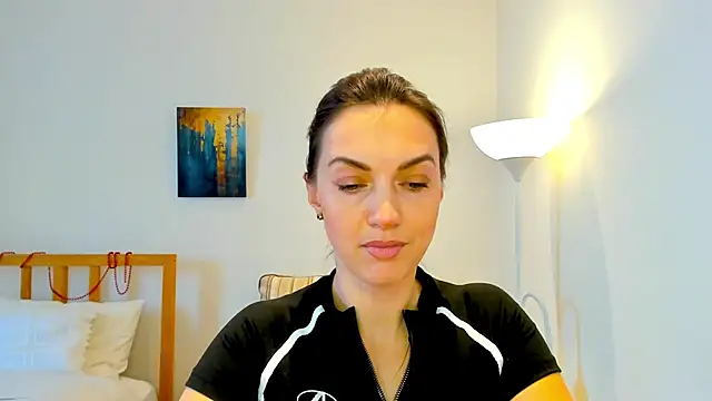 LovelyeeMia online show from 7, 1, 2025