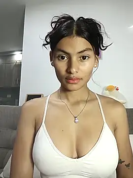 Snapshot of vanyacam_ chatting on 9, 10, 2025 vanyacam  online show from 9, 10, 2025