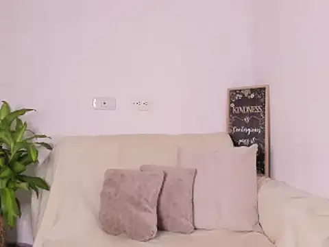 Snapshot of lulu_rrussell chatting on 28, 1, 2025 lulu rrussell online show from 28, 1, 2025