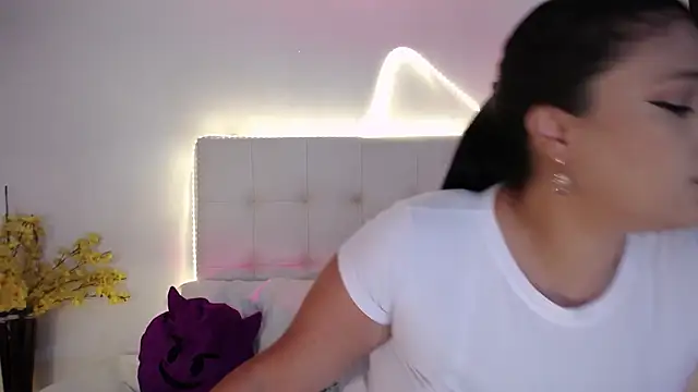 Snapshot of Nicol_Love0 chatting on 18, 3, 2026 Nicol Love0 online show from 18, 3, 2026