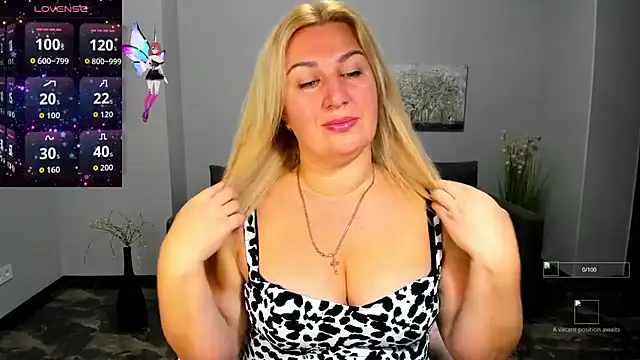 Lili Crossi online show from 10, 9, 2025