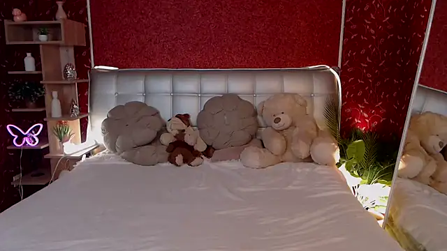 AuroraAksnesss online show from 17, 9, 2025