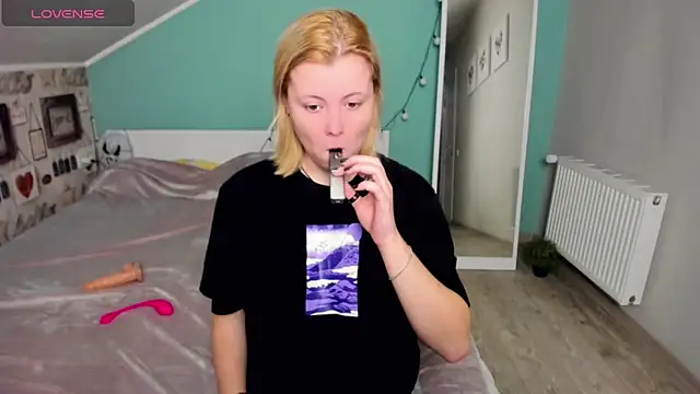 LillyDepp online show from 7, 1, 2025