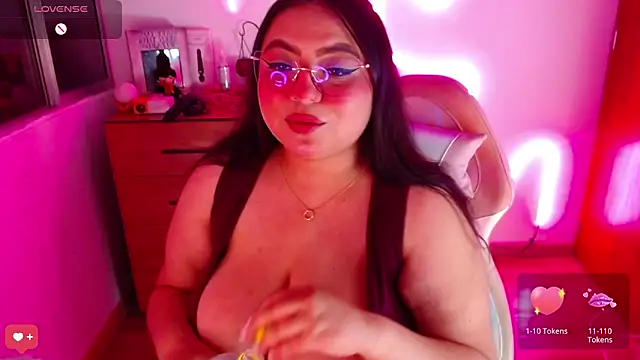 Snapshot of Rebeca_charme21 chatting on 14, 2, 2025 Rebeca charme21 online show from 14, 2, 2025