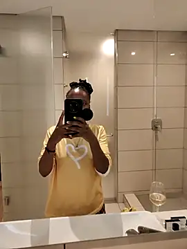 Snapshot of FreakySag_8888 chatting on 20, 12, 2025 FreakySag 8888 online show from 20, 12, 2025