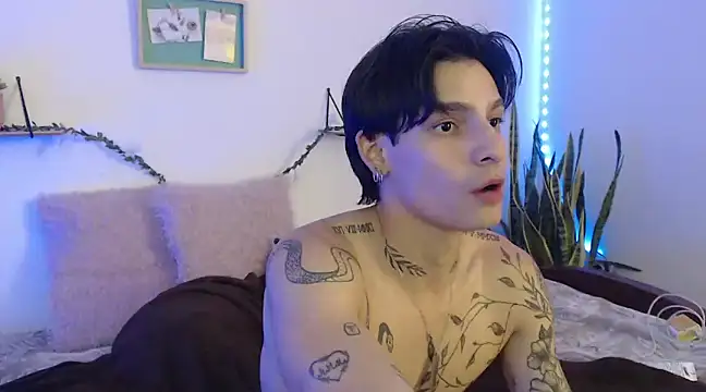 Snapshot of Apolo_Hidalgo01 chatting on 8, 1, 2025 Apolo Hidalgo01 online show from 8, 1, 2025