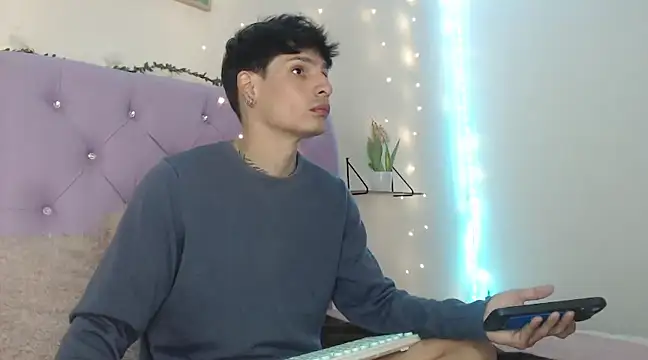 Snapshot of Apolo_Hidalgo01 chatting on 2, 3, 2025 Apolo Hidalgo01 online show from 2, 3, 2025