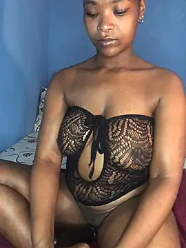 NunuBerry16 online show from 13, 12, 2024