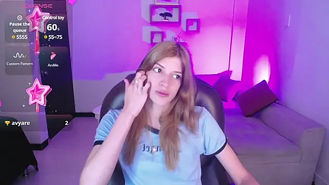 Nora Vennucci online show from 30, 1, 2025