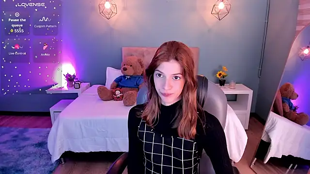 Nora Vennucci online show from 10, 9, 2025