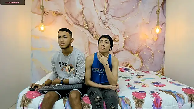 Snapshot of StrawwBoys chatting on 11, 12, 2024 StrawwBoys online show from 11, 12, 2024