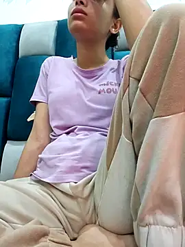 Aleena Rai online show from 2, 2, 2025