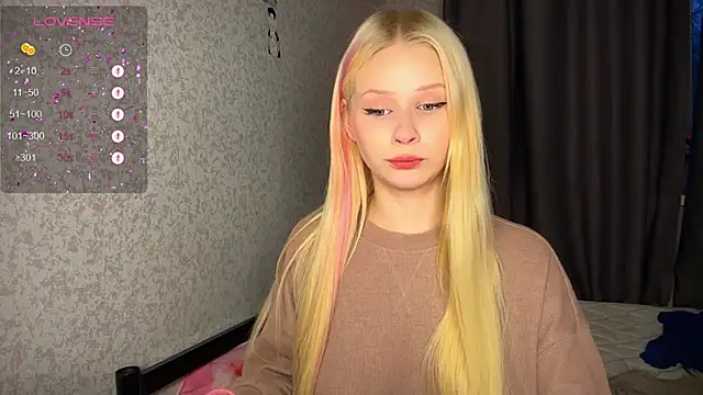 Snapshot of lisa_barbie chatting on 8, 12, 2024 lisa barbie online show from 8, 12, 2024