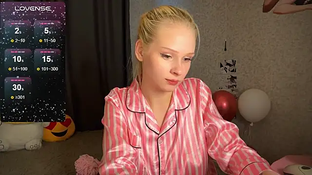 Snapshot of lisa_barbie chatting on 21, 12, 2024 lisa barbie online show from 21, 12, 2024