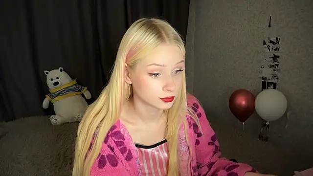 Snapshot of lisa_barbie chatting on 23, 12, 2024 lisa barbie online show from 23, 12, 2024