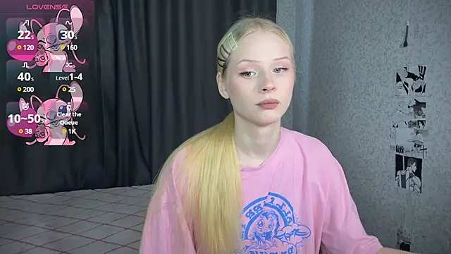 Snapshot of lisa_barbie chatting on 8, 2, 2025 lisa barbie online show from 8, 2, 2025