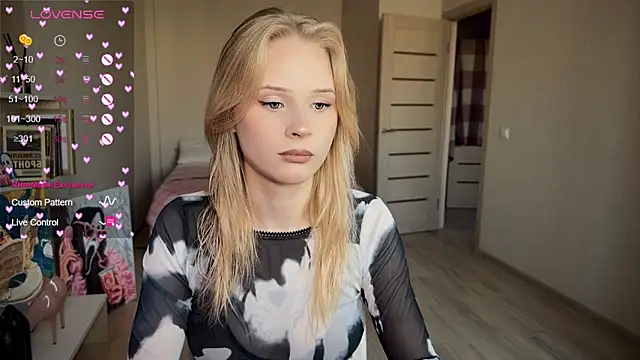 Snapshot of lisa_barbie chatting on 21, 9, 2025 lisa barbie online show from 21, 9, 2025