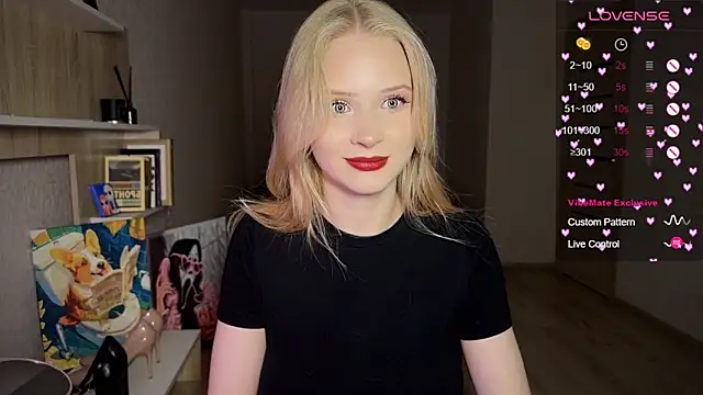 Snapshot of lisa_barbie chatting on 24, 9, 2025 lisa barbie online show from 24, 9, 2025