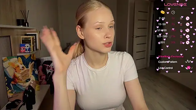 Snapshot of lisa_barbie chatting on 6, 10, 2025 lisa barbie online show from 6, 10, 2025