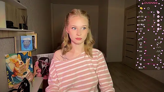 Snapshot of lisa_barbie chatting on 19, 10, 2025 lisa barbie online show from 19, 10, 2025