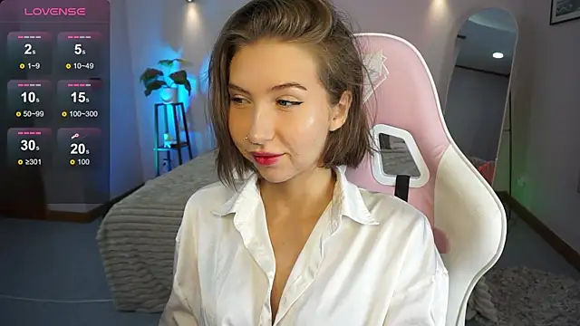 LinaSiren online show from 13, 1, 2025