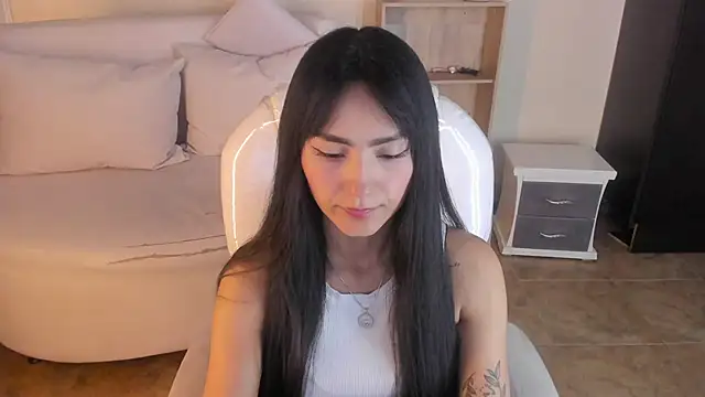 Amy Kiitty  online show from 9, 3, 2025